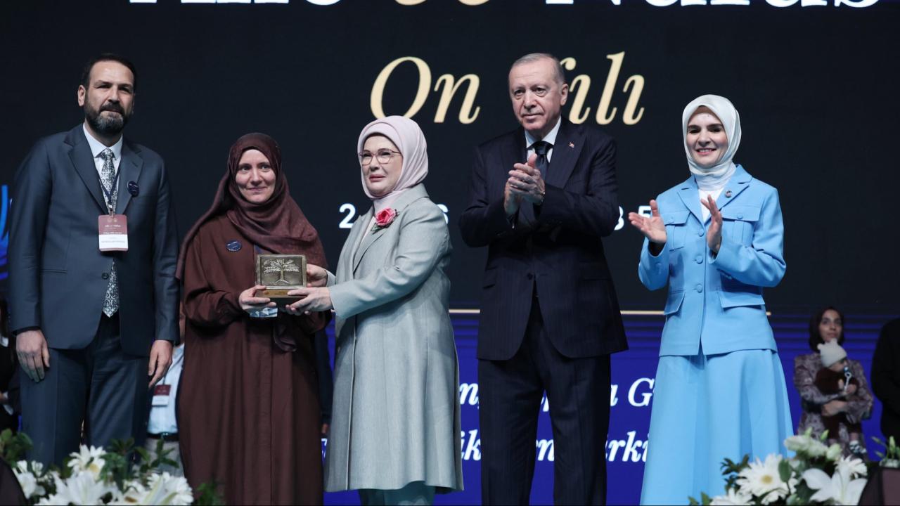 Emine Erdoğan'dan Aile ve Nüfus On Yılı Vizyon Belgesi paylaşımı