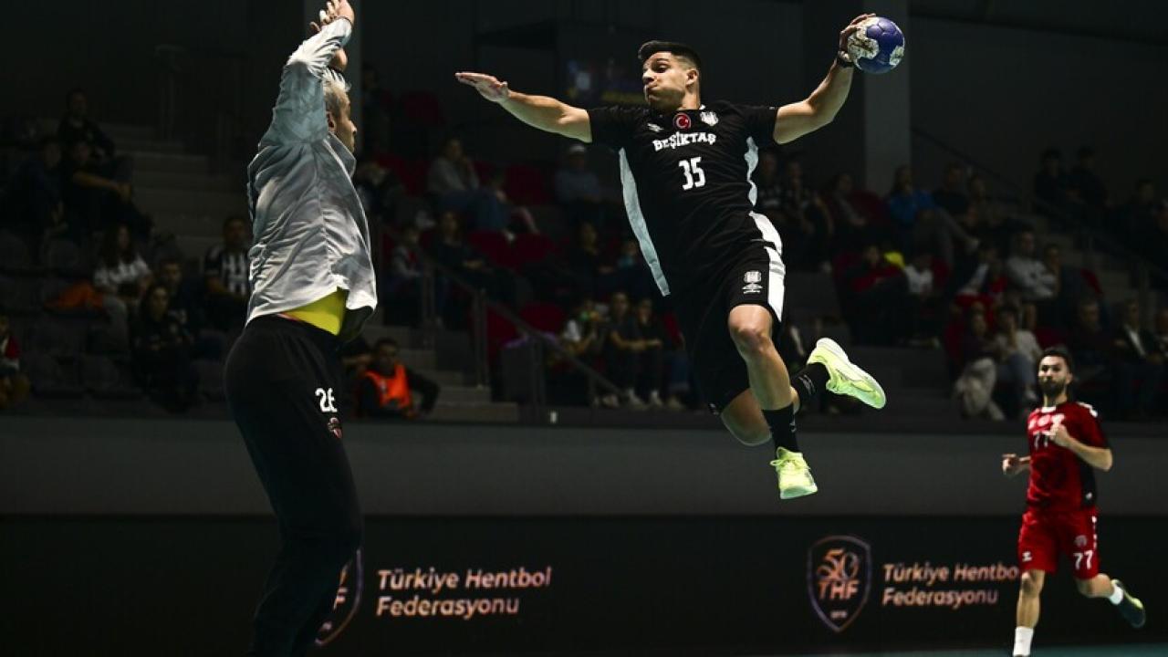 Hentbol Ardventure Erkekler Süper Lig'de Beşiktaş, şampiyonluğa ulaştı