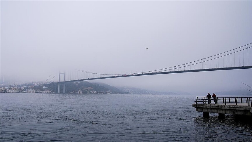 İstanbul Boğazı'nda arızalanan gemi nedeniyle deniz trafiği geçici askıya alındı