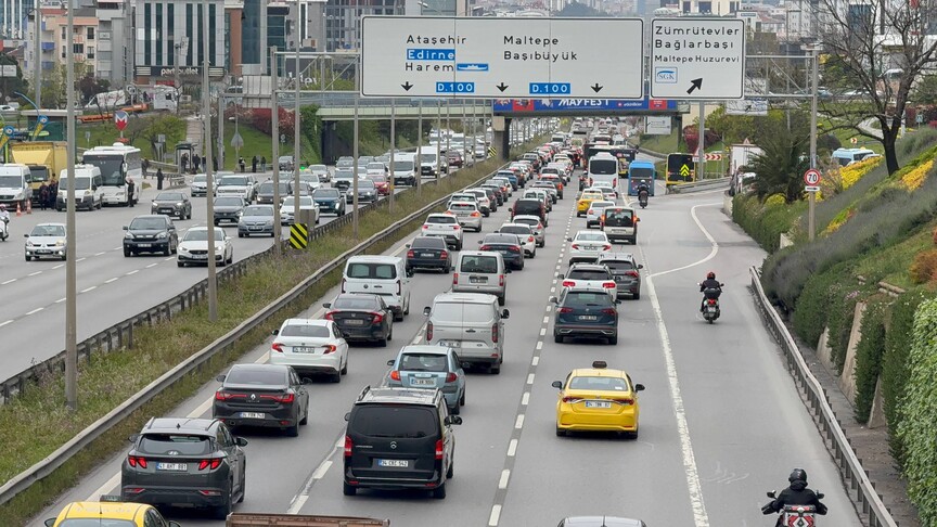 İstanbul'da akşam saatlerinde trafik yoğunluğu yüzde 80'e çıktı
